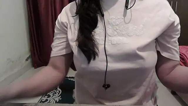 ANANYA-TIWARI online show from 11.28.25