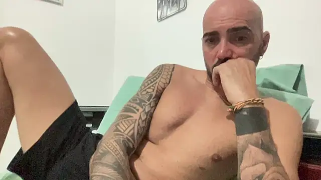 Snapshot of alessandromori91 chatting on 09.08.25 alessandromori91 online show from 09.08.25