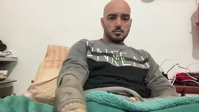 Snapshot of alessandromori91 chatting on 01.18.26 alessandromori91 online show from 01.18.26