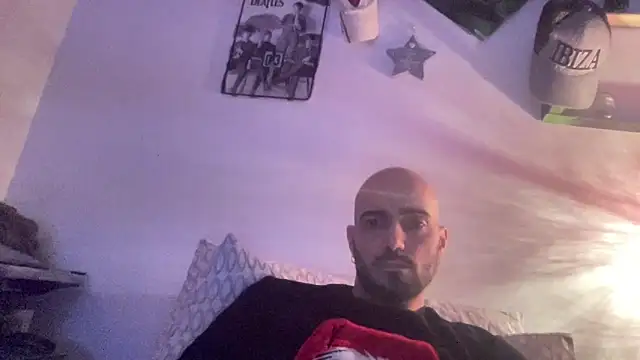 Snapshot of alessandromori91 chatting on 02.19.26 alessandromori91 online show from 02.19.26