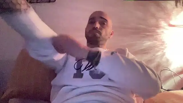 Snapshot of alessandromori91 chatting on 02.22.26 alessandromori91 online show from 02.22.26