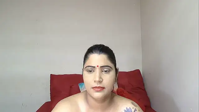 Snapshot of XIndianintimacy chatting on 12.18.24 XIndianintimacy online show from 12.18.24