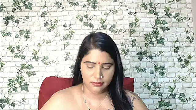 Snapshot of XIndianintimacy chatting on 02.14.25 XIndianintimacy online show from 02.14.25