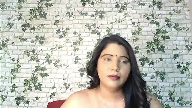 Snapshot of XIndianintimacy chatting on 02.15.25 XIndianintimacy online show from 02.15.25
