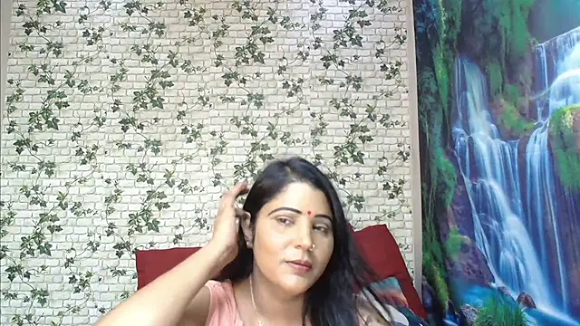 Snapshot of XIndianintimacy chatting on 02.25.25 XIndianintimacy online show from 02.25.25