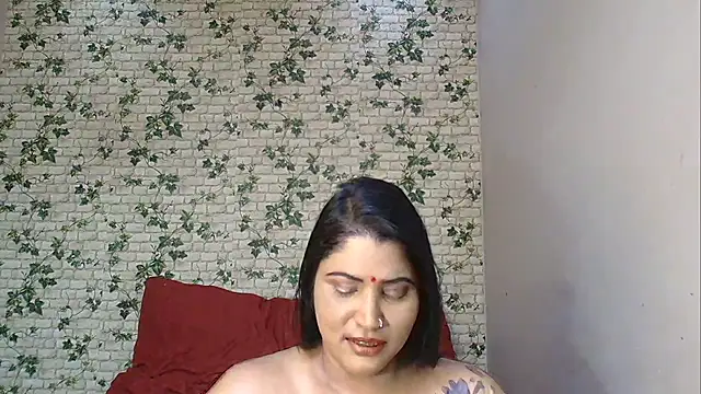 Snapshot of XIndianintimacy chatting on 10.05.25 XIndianintimacy online show from 10.05.25