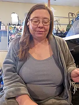 MsShelby40 online show from 02.20.25