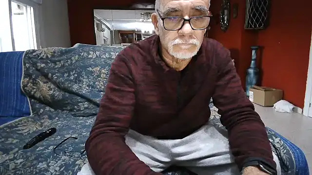 Snapshot of maduroguapo chatting on 01.13.25 maduroguapo online show from 01.13.25