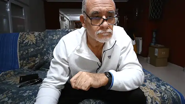 Snapshot of maduroguapo chatting on 01.14.25 maduroguapo online show from 01.14.25
