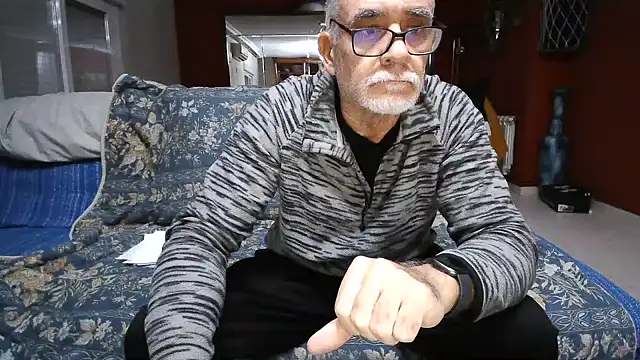 Snapshot of maduroguapo chatting on 01.16.25 maduroguapo online show from 01.16.25