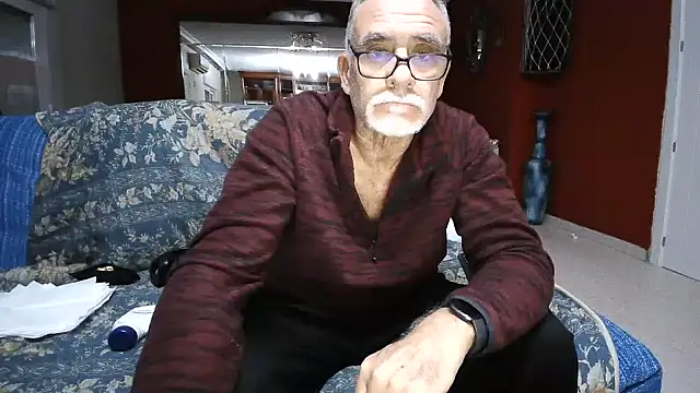 Snapshot of maduroguapo chatting on 01.19.25 maduroguapo online show from 01.19.25