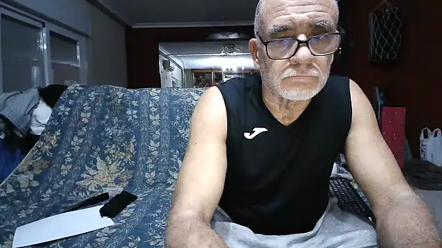 Snapshot of maduroguapo chatting on 02.07.25 maduroguapo online show from 02.07.25