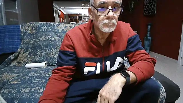 Snapshot of maduroguapo chatting on 02.20.25 maduroguapo online show from 02.20.25