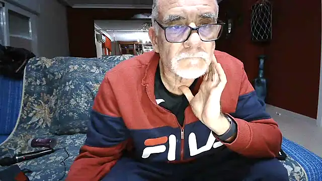 Snapshot of maduroguapo chatting on 02.22.25 maduroguapo online show from 02.22.25