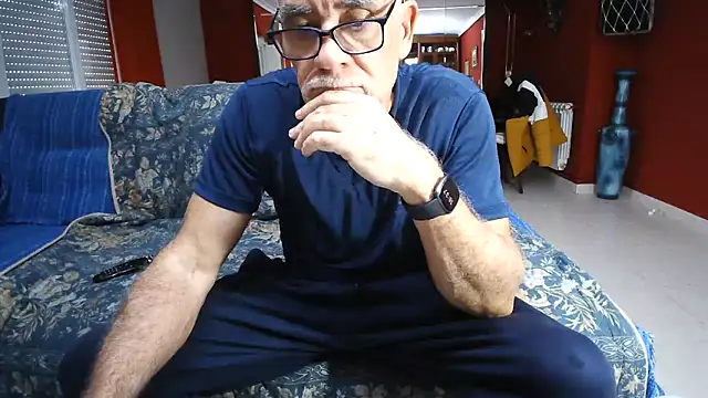 Snapshot of maduroguapo chatting on 03.12.25 maduroguapo online show from 03.12.25