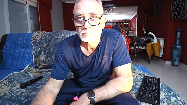 Snapshot of maduroguapo chatting on 03.12.25 maduroguapo online show from 03.12.25