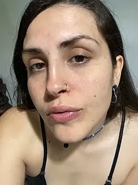 Snapshot of isadelasestrellas chatting on 10.05.25 isadelasestrellas online show from 10.05.25