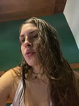 Snapshot of isadelasestrellas chatting on 12.17.25 isadelasestrellas online show from 12.17.25