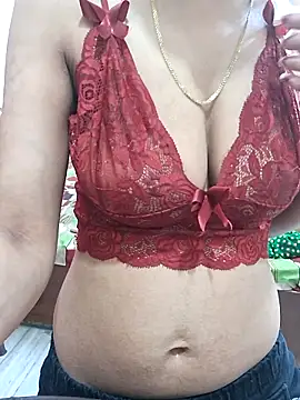 Snapshot of priya_sharma02 chatting on 03.12.25 priya sharma02 online show from 03.12.25