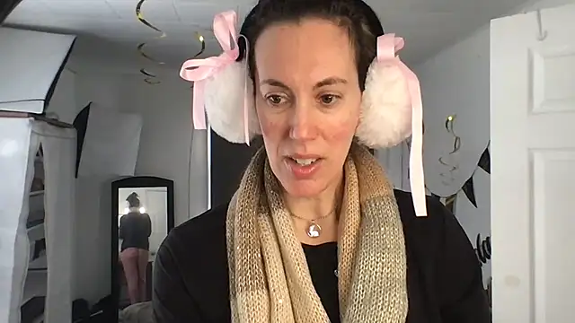 BonfireBonnie online show from 02.20.25