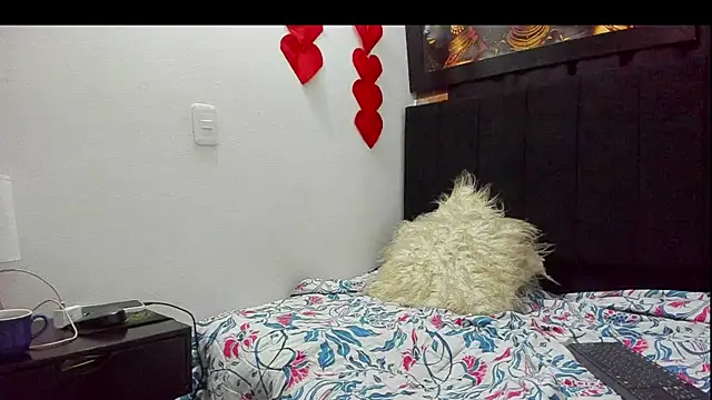 Evaaross 2345 online show from 03.21.25