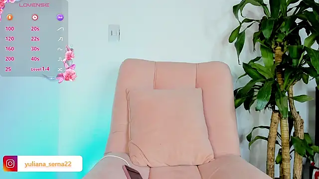 Snapshot of HellenHylls chatting on 06.15.26 HellenHylls online show from 06.15.26