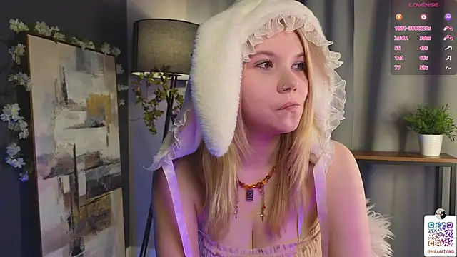 Snapshot of DaisyElmers chatting on 02.01.25 DaisyElmers online show from 02.01.25