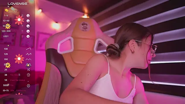 milly kenner online show from 12.04.24