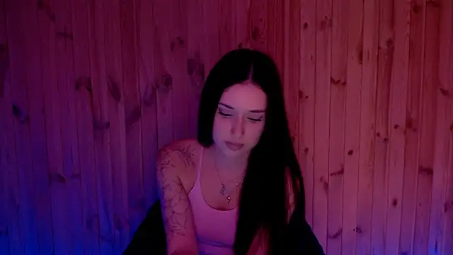 Snapshot of AlisaLink chatting on 10.26.25 AlisaLink online show from 10.26.25