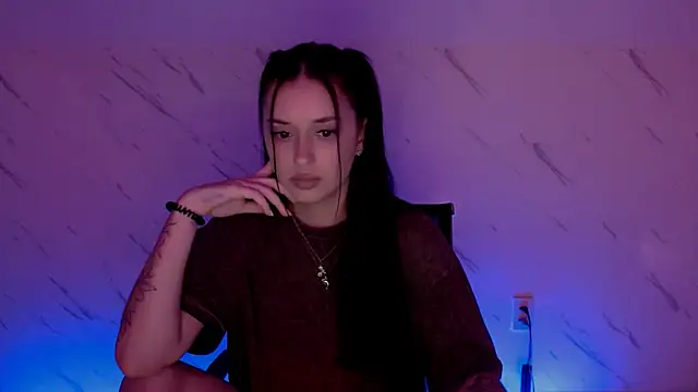 Snapshot of AlisaLink chatting on 11.11.25 AlisaLink online show from 11.11.25