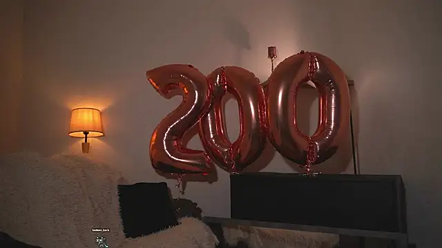 Snapshot of AudreyBarren chatting on 10.11.25 AudreyBarren online show from 10.11.25