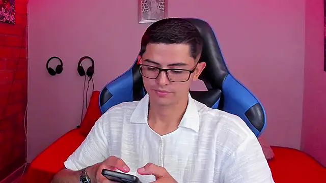 Ethan Sai    online show from 10.15.25