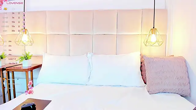 LinaGlam online show from 01.07.25