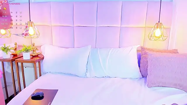 LinaGlam online show from 01.31.25