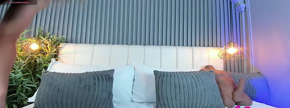 LinaGlam online show from 11.26.25