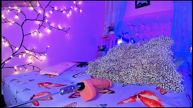 Snapshot of Dulce_Girl_ chatting on 12.06.24 Dulce Girl online show from 12.06.24