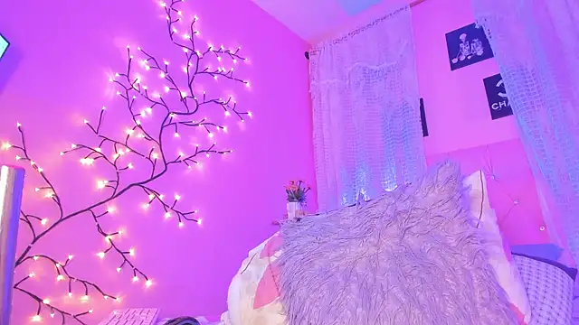 Snapshot of Dulce_Girl_ chatting on 03.06.25 Dulce Girl online show from 03.06.25