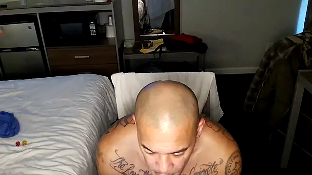 Snapshot of EatMyCake831 chatting on 02.12.25 EatMyCake831 online show from 02.12.25