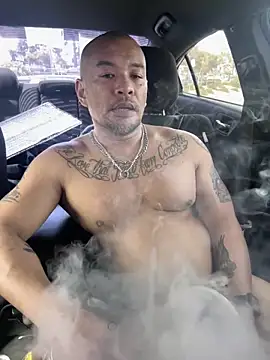 Snapshot of EatMyCake831 chatting on 03.19.25 EatMyCake831 online show from 03.19.25