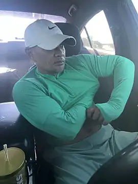 Snapshot of EatMyCake831 chatting on 10.16.25 EatMyCake831 online show from 10.16.25