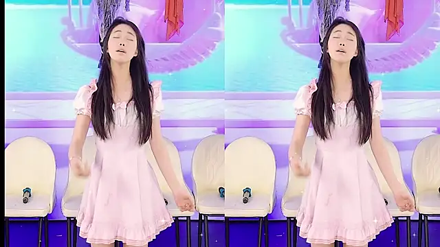 YIYI XIXI 18 online show from 02.13.25