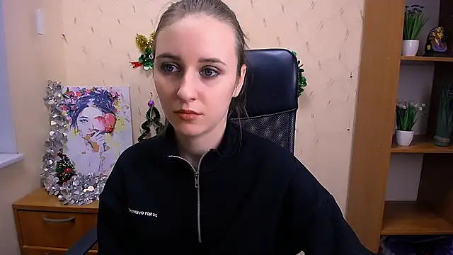 Snapshot of _Nicole_new chatting on 12.14.24  Nicole new online show from 12.14.24