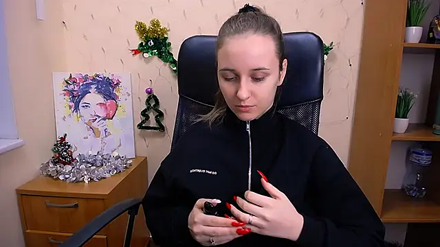 Snapshot of _Nicole_new chatting on 12.28.24  Nicole new online show from 12.28.24