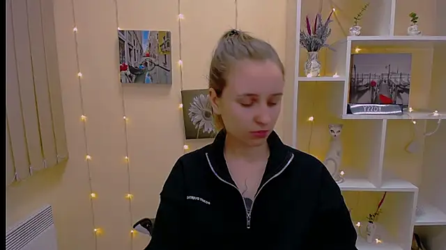 Snapshot of _Nicole_new chatting on 03.05.25  Nicole new online show from 03.05.25