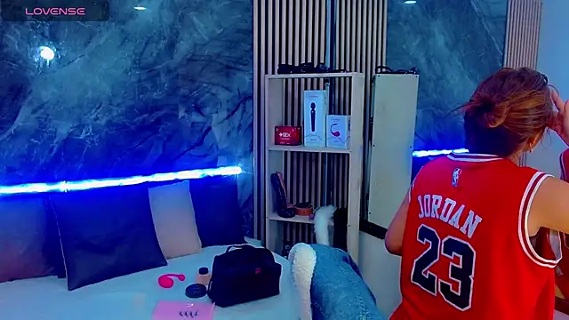 Isalombardi online show from 09.28.25