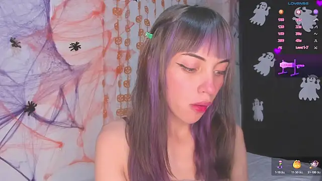 MiaGoth  online show from 10.25.25