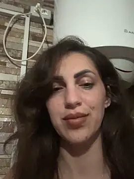 EmaSkyes online show from 09.29.25