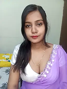 Snapshot of Miss-Riyasingh chatting on 11.13.25 Miss-Riyasingh online show from 11.13.25