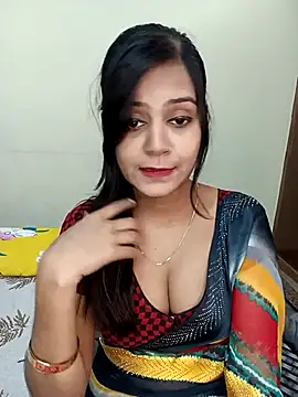 Snapshot of Miss-Riyasingh chatting on 11.18.25 Miss-Riyasingh online show from 11.18.25
