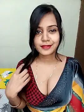 Snapshot of Miss-Riyasingh chatting on 11.18.25 Miss-Riyasingh online show from 11.18.25